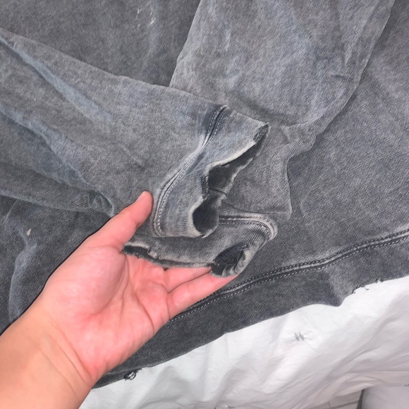 Gray sweatshirt - Picture 7 of 7